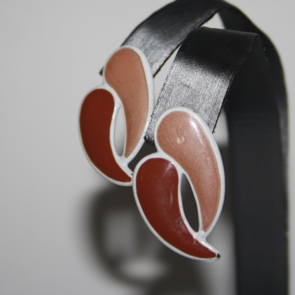 Beautiful vintage white and tan earrings - Picture 3 of 4